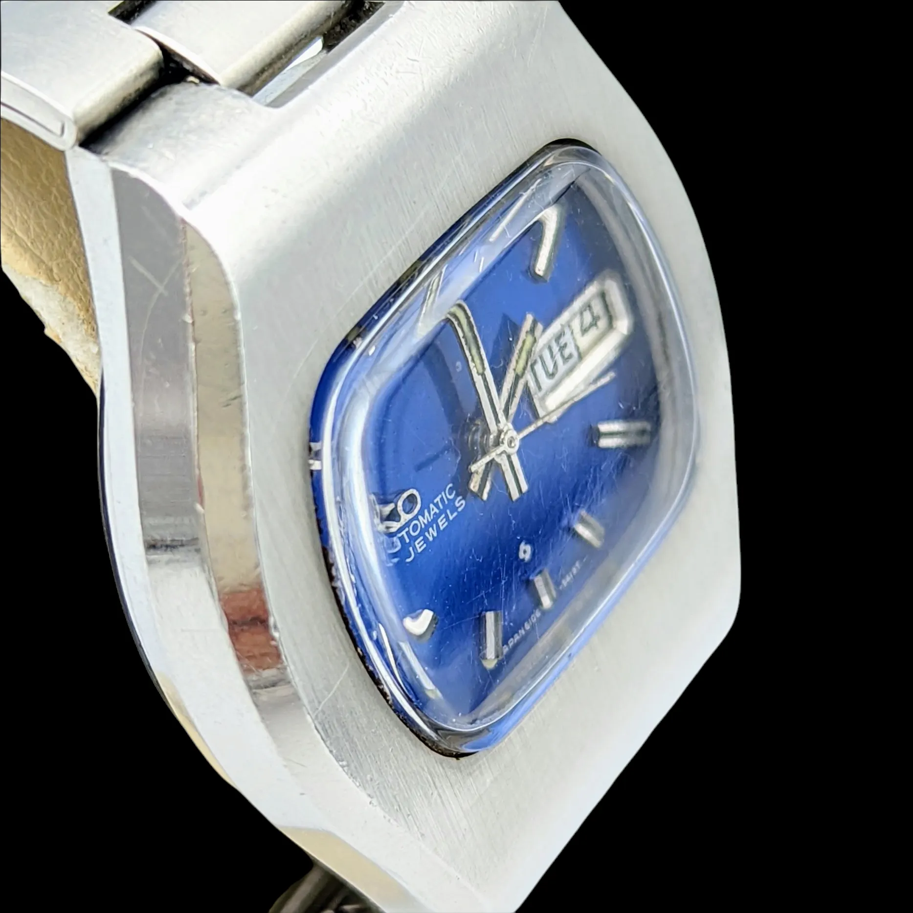 1971 SEIKO DX Automatic Watch Day/Date Indicator Cal. 6106C Hack Mechanism 17 Jewels