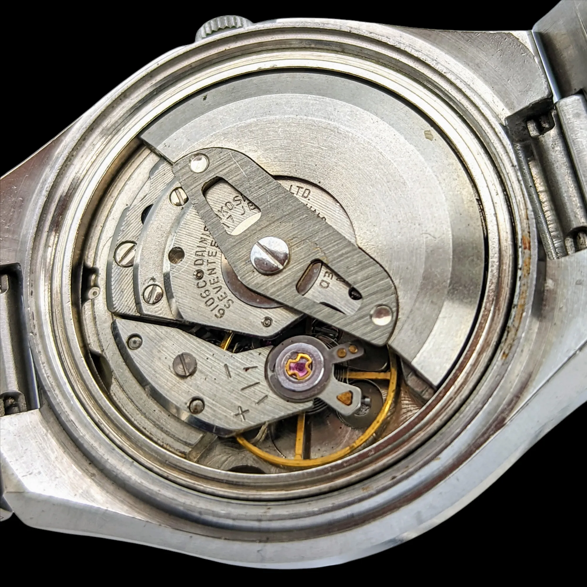 1971 SEIKO DX Automatic Watch Day/Date Indicator Cal. 6106C Hack Mechanism 17 Jewels